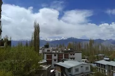 Hotel Tsaskan