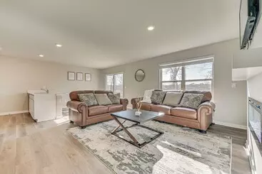 Mökkimajoitus 15 Mi To Dtwn Des Moines: Pet Friendly Waukee Home