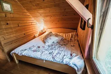 کلبه Wooden Cabin žurej With Hot Tub