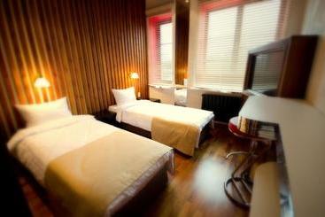 בית מלון כפרי Wardenclyffe Volgo&balt