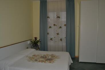 膳宿费 Cav Approdo