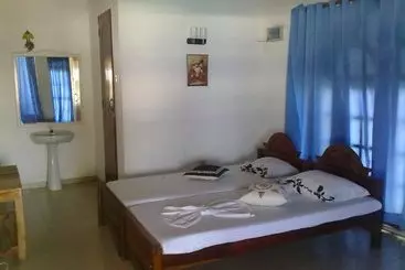 ホテル Lace Rock Beach Cabanas