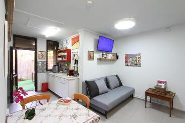 Apart Hotel Like Home Gedera