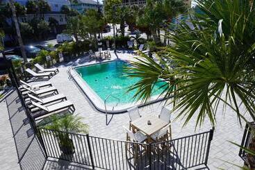 Hotelli Ivory Sands Beach Suites