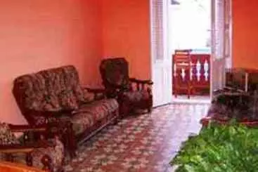 Hotelli Hostal Damilsy