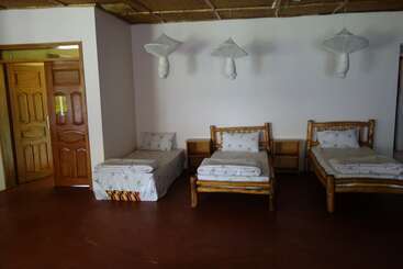 هتل Lakeside Adventure Park