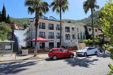 ホテル Q&s Cennet Life