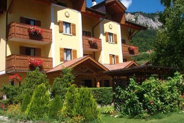 Отель Residence Alpenrose