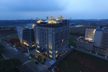 The Grantage Hotel & Sky Lounge