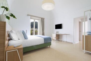 هتل Unconventional Sorrento Coast