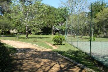 Отель Burchell's Bush Lodge