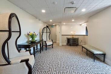 هتل Sydney Boutique Inn & Suites