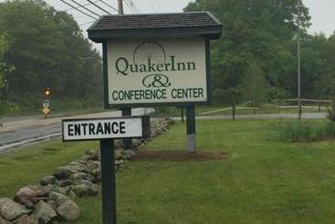 فندق Quaker Inn & Conference Center