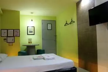 Orchids Drive Inn Hotel And Restaurant