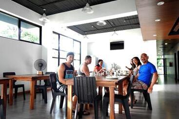 Hotel Acacia Garden Inn And Suites