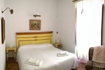 هتل Casa Patio De La Vega