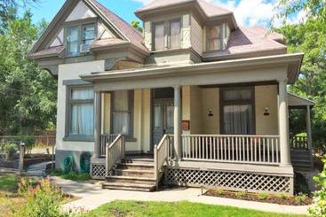 Отель Historic Pugsley Manor House