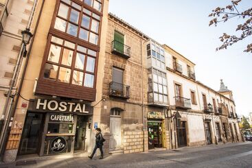 هتل Hostal Caballeros