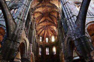 فندق Hostal Dona Juana