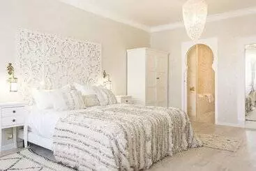 Hotelli Riad Spa  Les Portes De L Orient  Tours