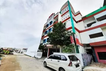 ホテル Her Mandiri Guest House