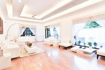 هتل Treebo Trend The G8 Sector 39