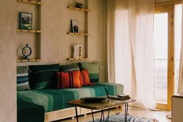 ユースホステル The Lodge