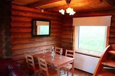 هتل Akureyri Log Cottage