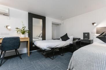 هتل Siberia Bar &