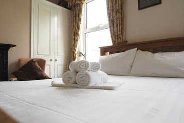 בית מלון כפרי Albany Guest House