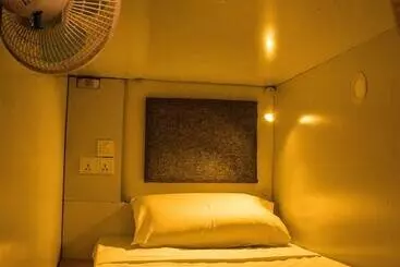 هتل Bunk Planet