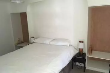 هتل Cambridge Water House Apartments