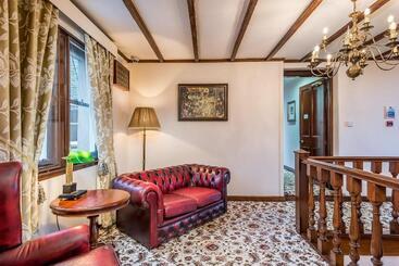 Отель Grey Harlings