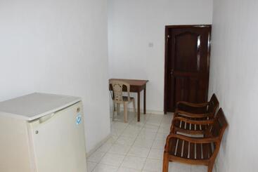 ホテル Holiday Guest Inn