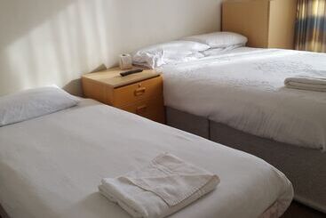 酒店 The Midland Inn