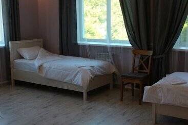 Hôtel V Ugliche Hostel