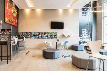 Hotel Ibis Cali Granada