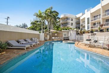 Отель Kirra Palms Holiday Apartments