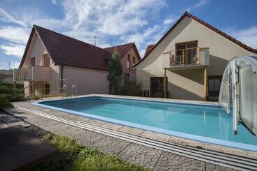 هتل Garni Pod Skalkou