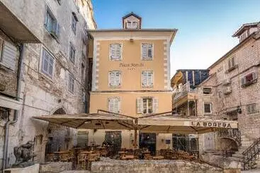 Plaza Marchi Old Town   Mag Quaint & Elegant Boutique Hotels