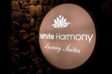 Hotel White Harmony Suites