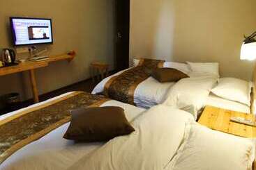 Hotel Wulingyuan Tu Youth Hostel