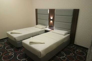 Melody Queen Hotel By Aura