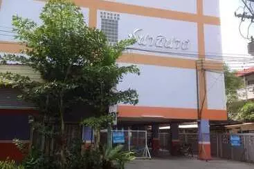 ホテル Chanathinat Place