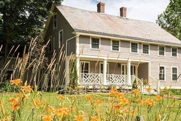 ホテル Deer Brook Inn