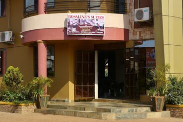 בית מלון כפרי Rosaline Suites