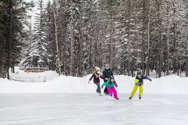 Hotel Crosswaters Resort At Kananaskis