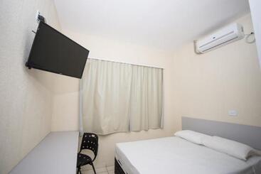 Hotel Vila Dumont No Centro De Foz