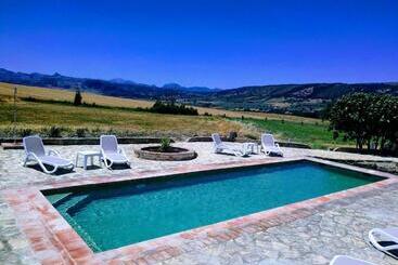 هتل Ronda Moments