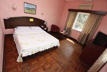 هتل Royal Century